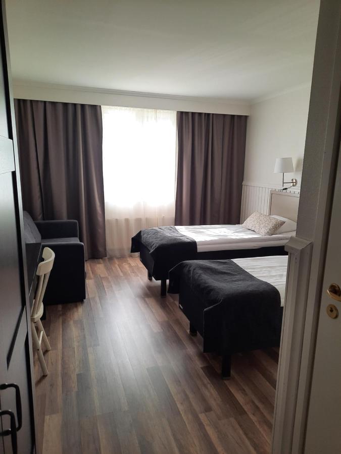 Juthbacka Hotell Uusikaarlepyy Exterior foto